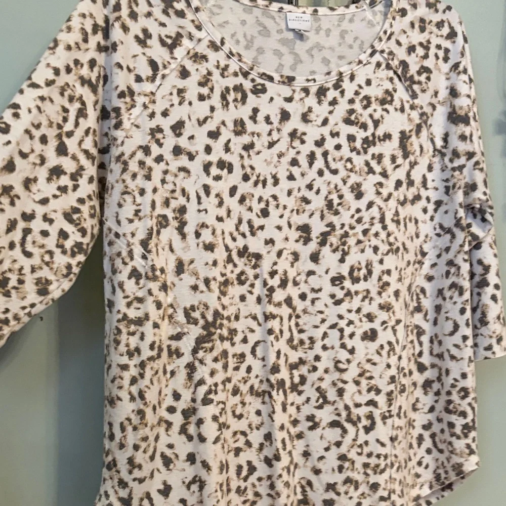 New Directions Cream and Brown Leopard Print Long Sleeve Top❤️3/20$ - Picture 8 of 8